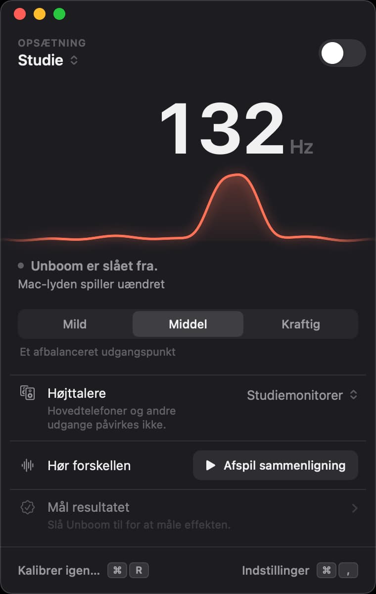 Unbooms vindue med kontakten slået fra: drønet i Studie ved 132 hertz stikker tydeligt ud