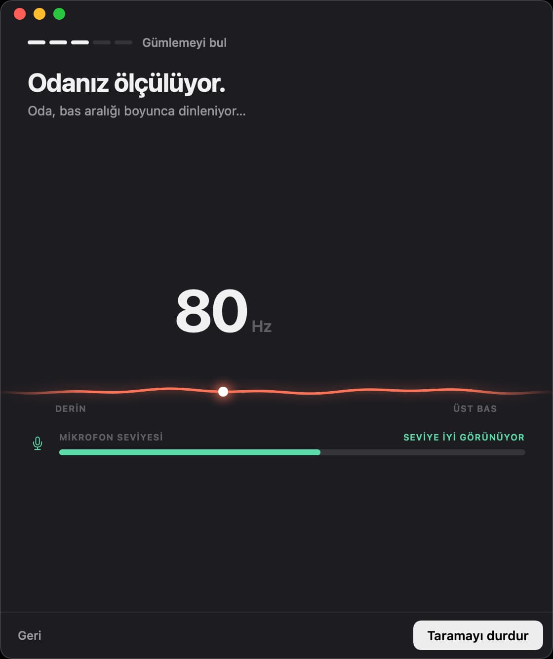 Unboom odayı 80 hertz'de ölçüyor, mikrofon seviyesi iyi görünüyor